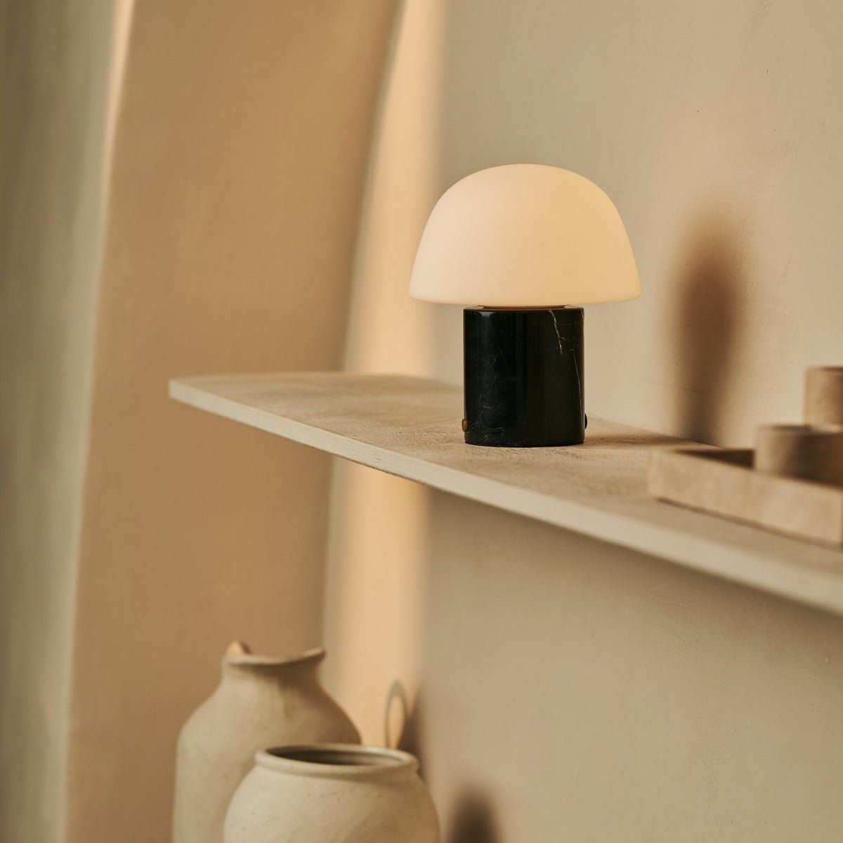 Maes Black / Nero Marquina - Elegante marmeren oplaadbare tafellamp, tot 100 uur verlichting, stijlvol en functioneel Tavellio - Amsterdam