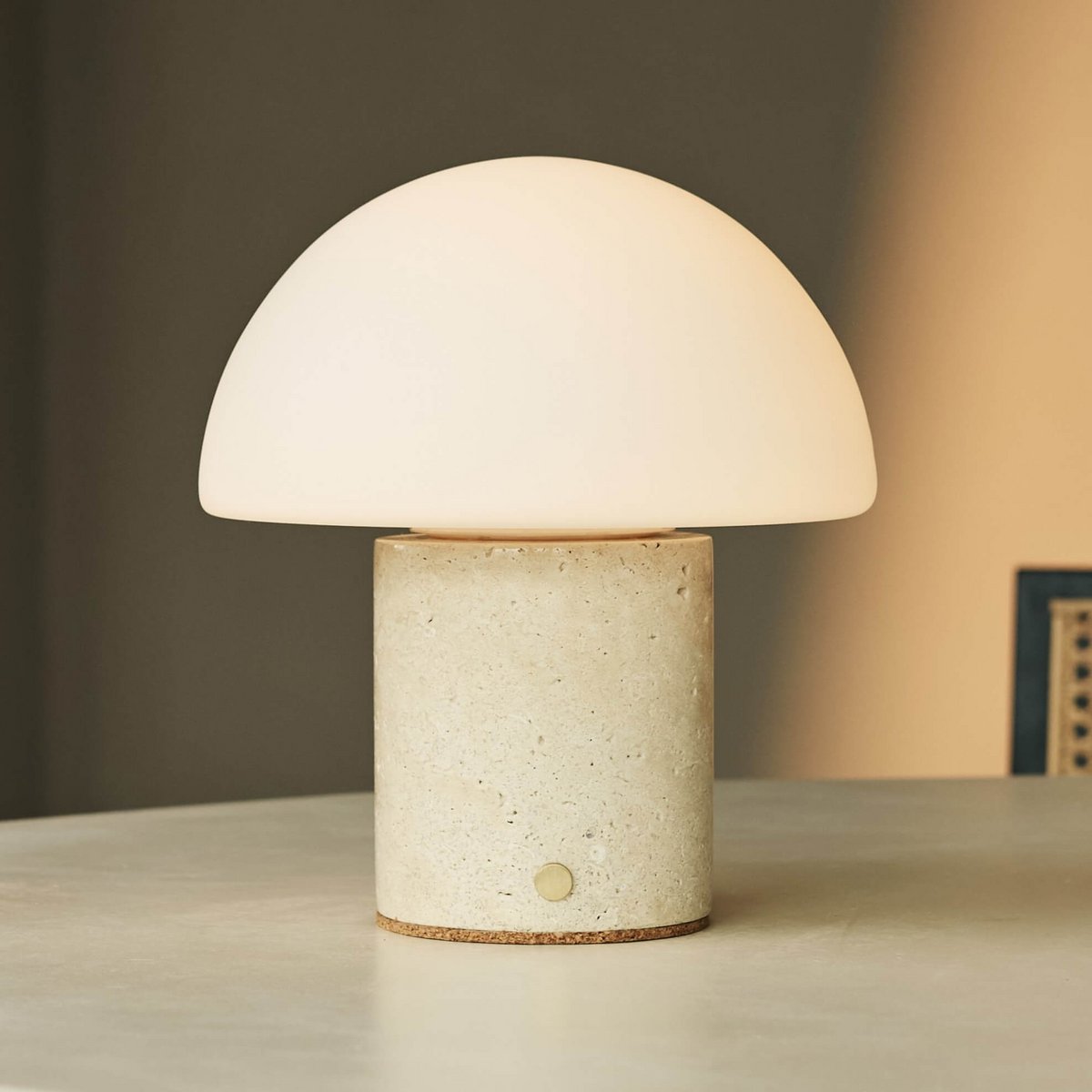 Maris Beige / Travertino Classico - Classic Travertine Oplaadbare tafellamp met 3 lichte kleuren en dimfunctie Tavellio - Amsterdam