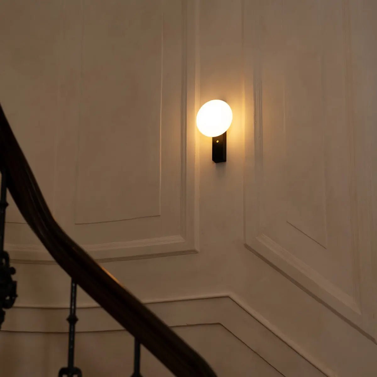 Matthew Black draadloze houten wandlamp – Oplaadbaar en dimbaar Tavellio - Amsterdam