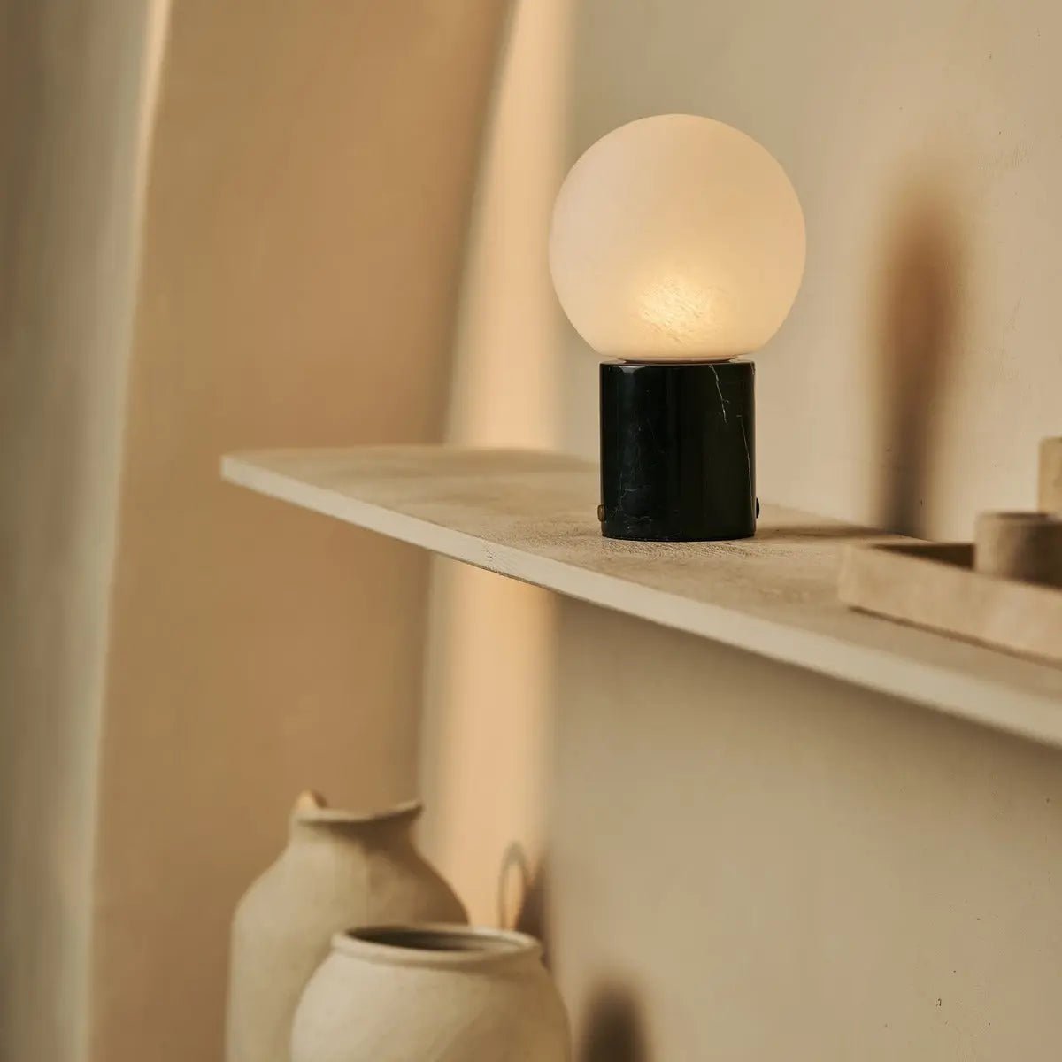 Metsu Black / Nero Marquina - Classic Marmeren oplaadbare tafellamp met 3 lichte kleuren en dimfunctie Tavellio - Amsterdam