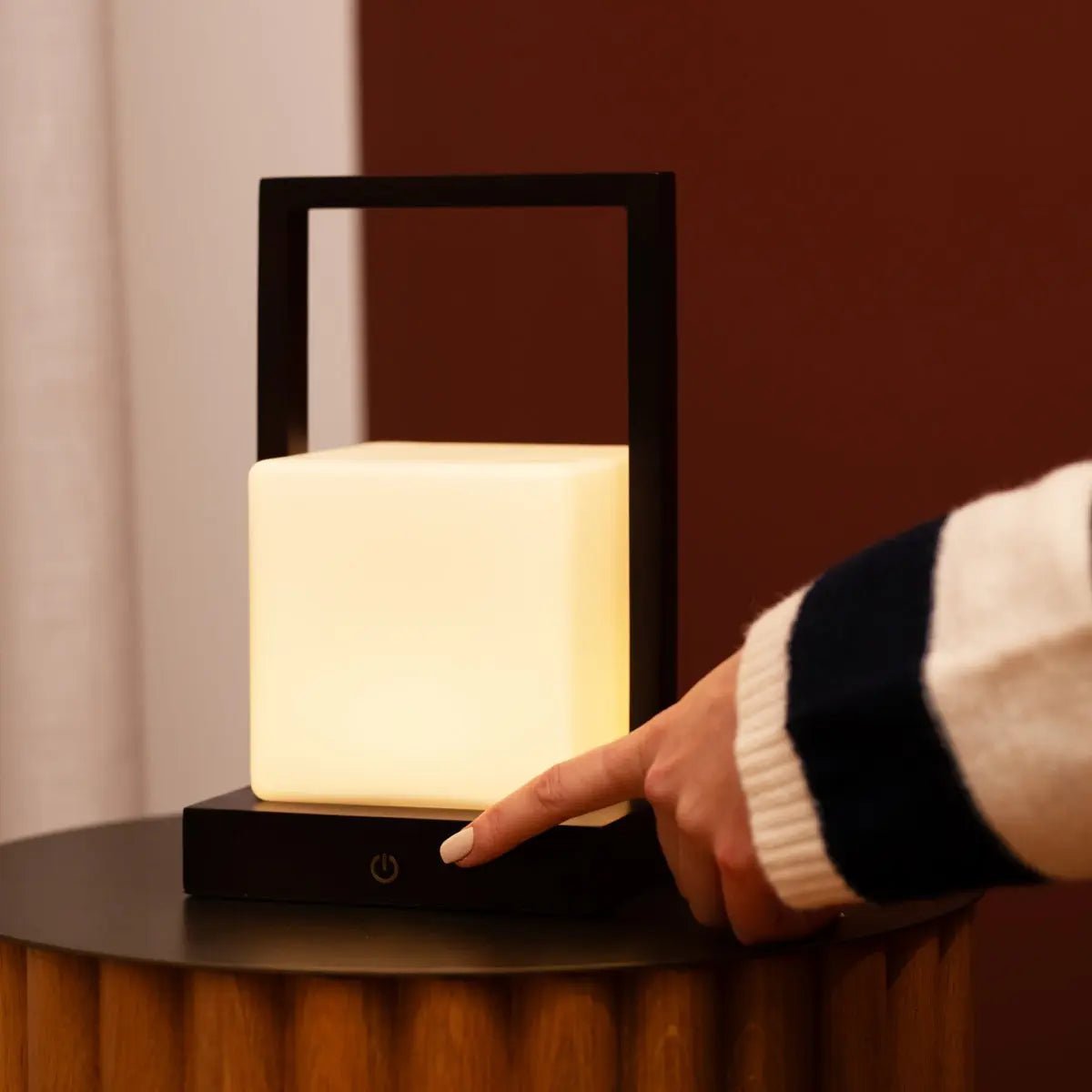 Noah Donkerbruin Oplaadbare Tafellamp | Oplaadbaar, dimbaar en draadloos Tavellio - Amsterdam