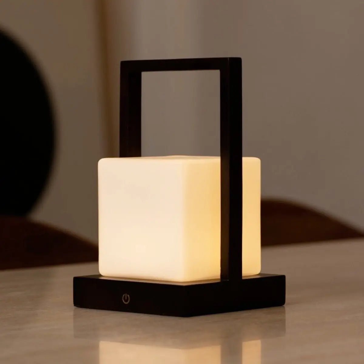 Noah Donkerbruin Oplaadbare Tafellamp | Oplaadbaar, dimbaar en draadloos Tavellio - Amsterdam