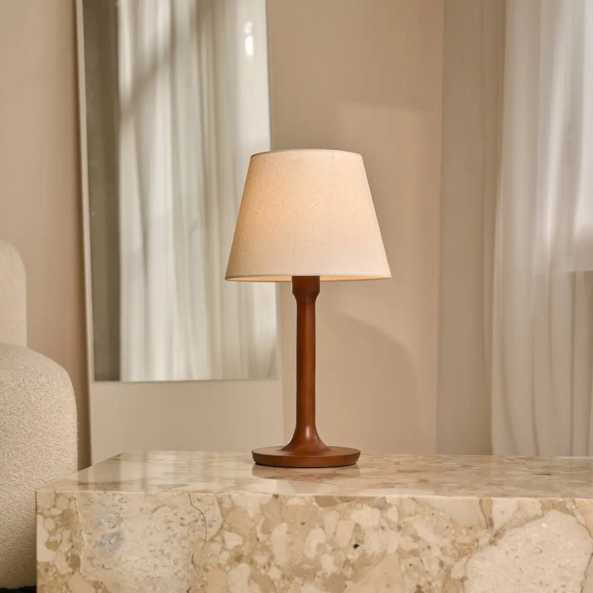 Nova Kastanjebruine Lamp met Houten Voet | Stijlvolle woonkamer- en slaapkamerverlichting Tavellio - Amsterdam