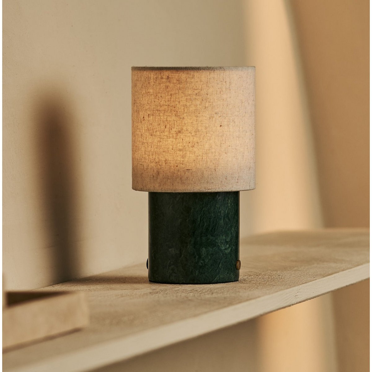 Onoda Green / Verde Alpi - Marmeren oplaadbare tafellamp - met linnen verwisselbare lampenkap en oplaadbaar ontwerp Tavellio - Amsterdam