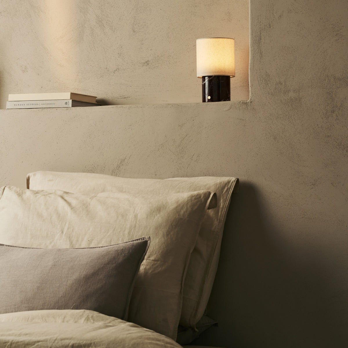 Onoda rood / rosso levanto - marmeren oplaadbare tafellamp - met linnen verwisselbare lampenkap en oplaadbaar ontwerp Tavellio - Amsterdam