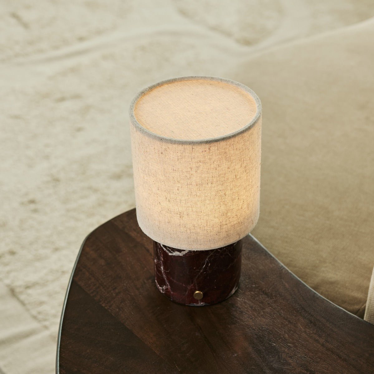 Onoda rood / rosso levanto - marmeren oplaadbare tafellamp - met linnen verwisselbare lampenkap en oplaadbaar ontwerp Tavellio - Amsterdam