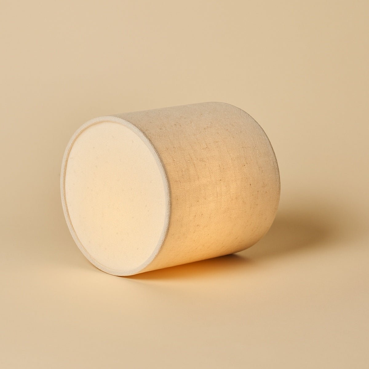 Onoda witte / Bianco statuarietto - marmeren oplaadbare tafellamp - met linnen verwisselbare lampenkap en oplaadbaar ontwerp Tavellio - Amsterdam