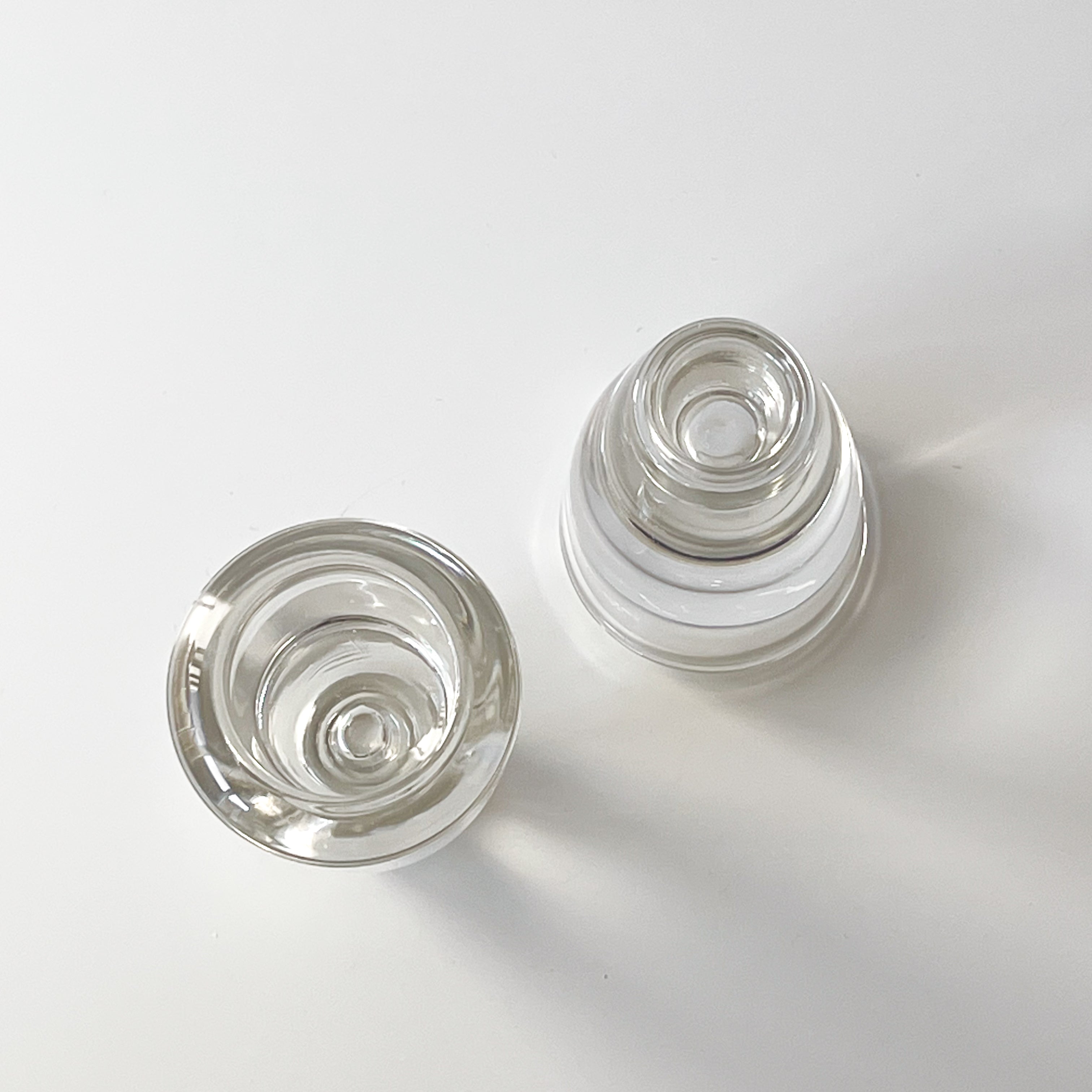 pre-loved glazen kandelaars – set van 2 – massief glas Noii HOME