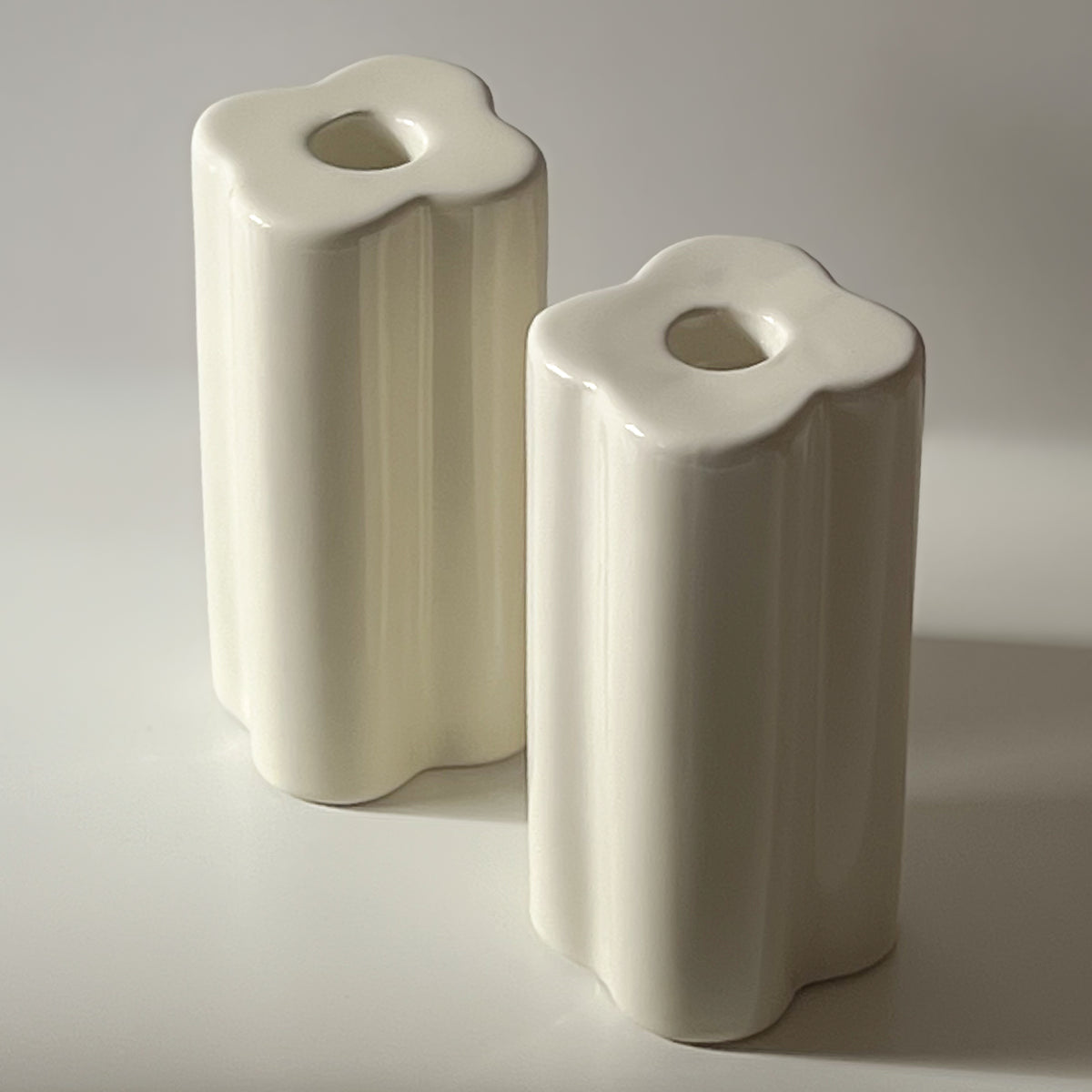 pre-loved keramische kandelaars – set van 2 – crème glazuur Noii HOME
