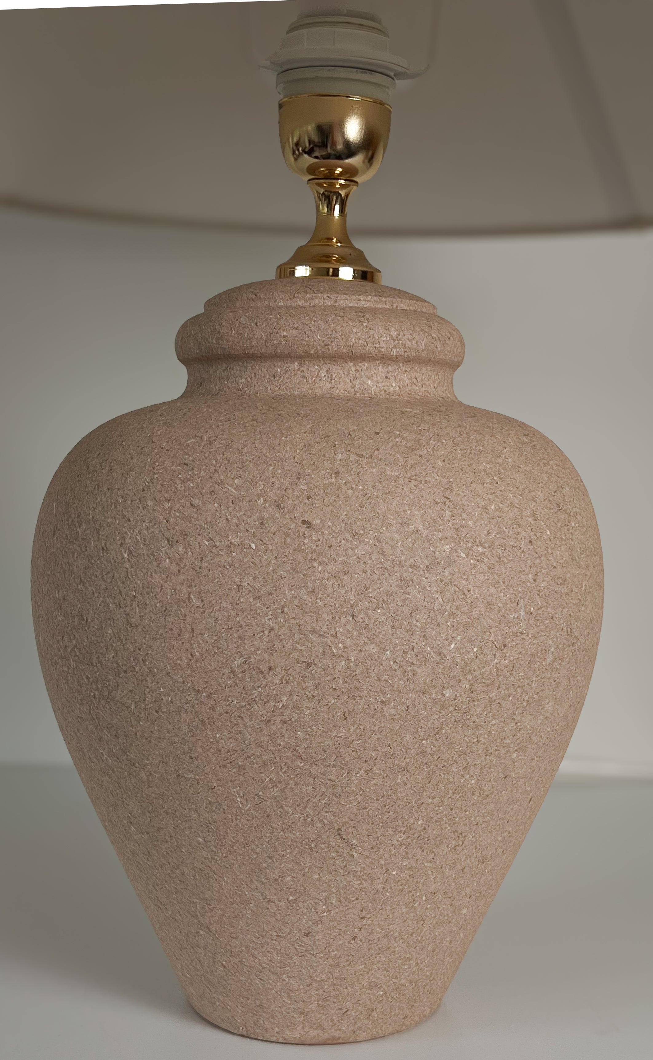 pre-loved keramische tafellamp – terra-beige voet – nieuwe linnenmix kap Noii HOME
