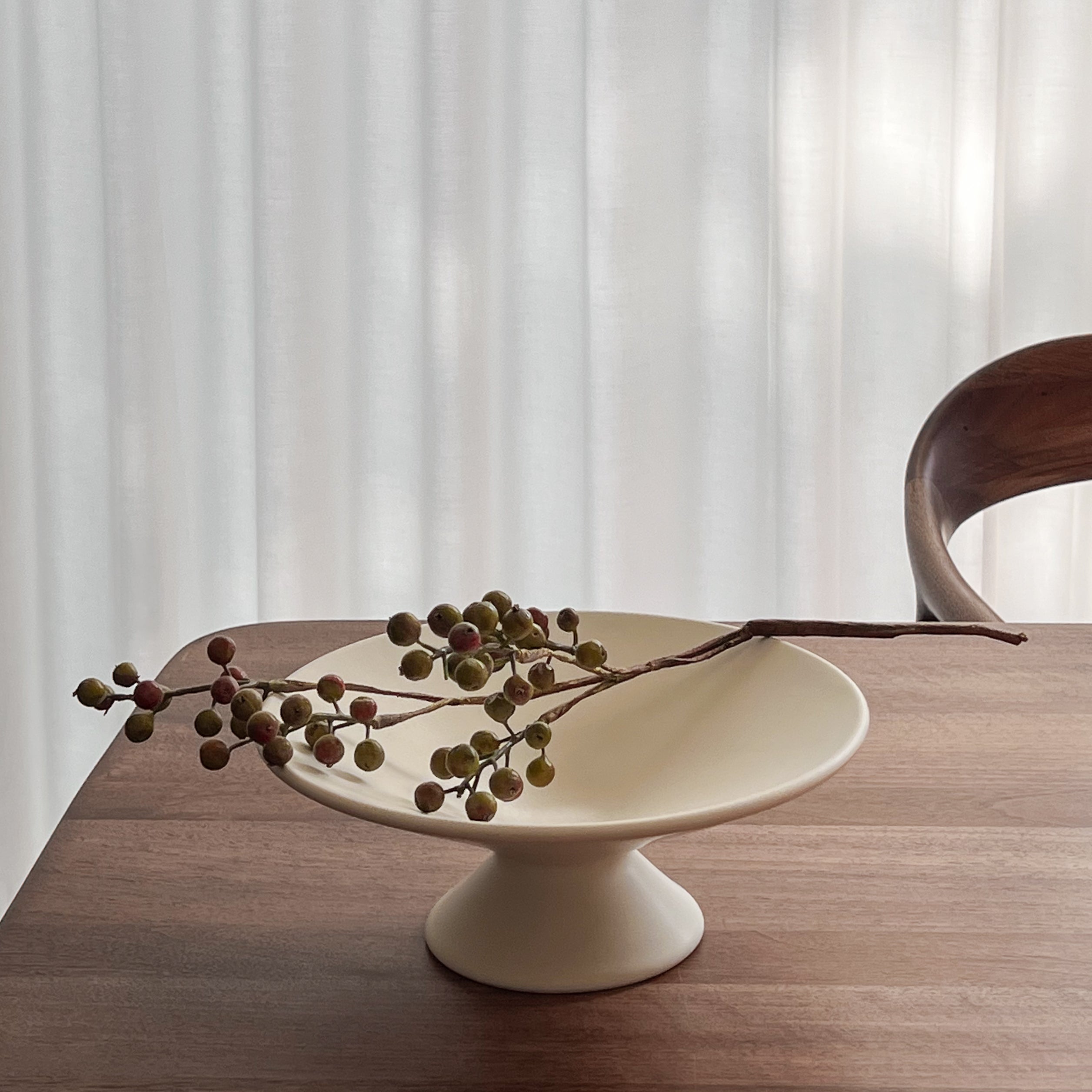 pre-loved - schaal op voet - off white Noii HOME