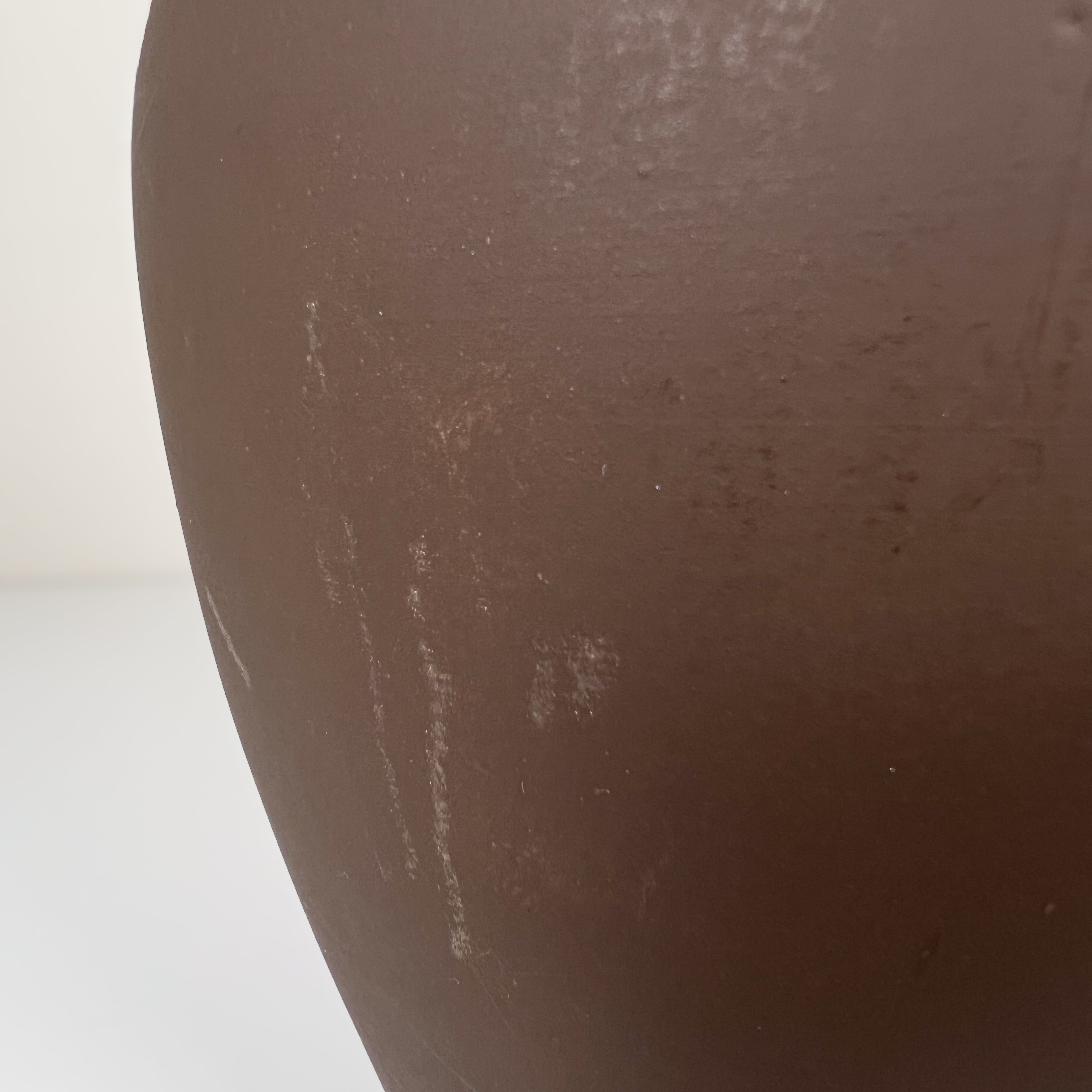 pre-loved tafellamp met plissé lampenkap – donkerbruin / champagne Noii HOME