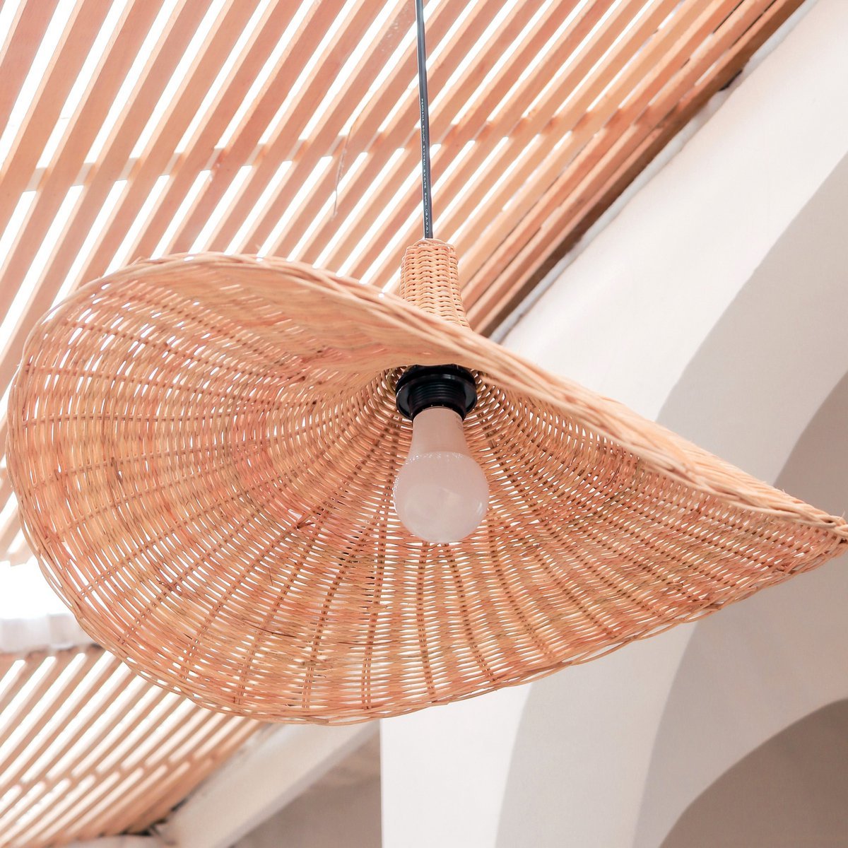 rotan hanglamp sayan – handgemaakte lampenkap van natuurlijke vezels – soeji (2 maten) Soeji