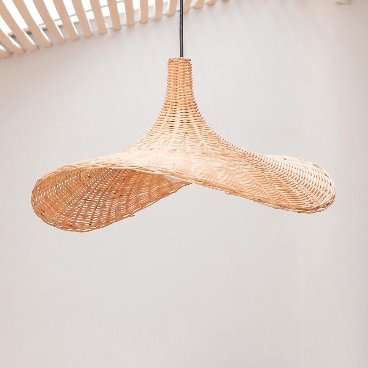 rotan hanglamp sayan – handgemaakte lampenkap van natuurlijke vezels – soeji (2 maten) Soeji