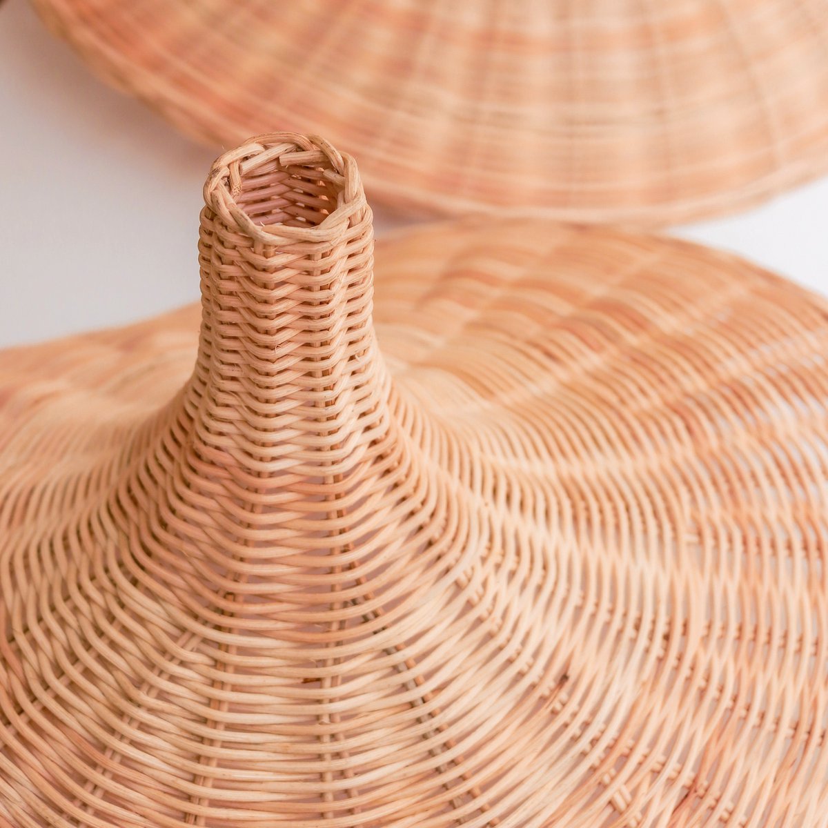 rotan hanglamp sayan – handgemaakte lampenkap van natuurlijke vezels – soeji (2 maten) Soeji
