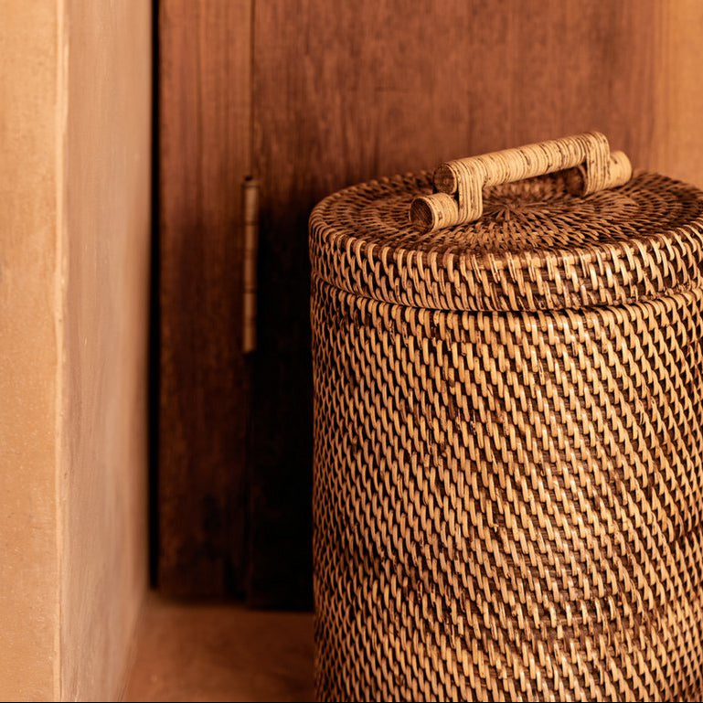 Rotan opbergmand smal & hoog – natuurlijk bruin Bazar Bizar Living