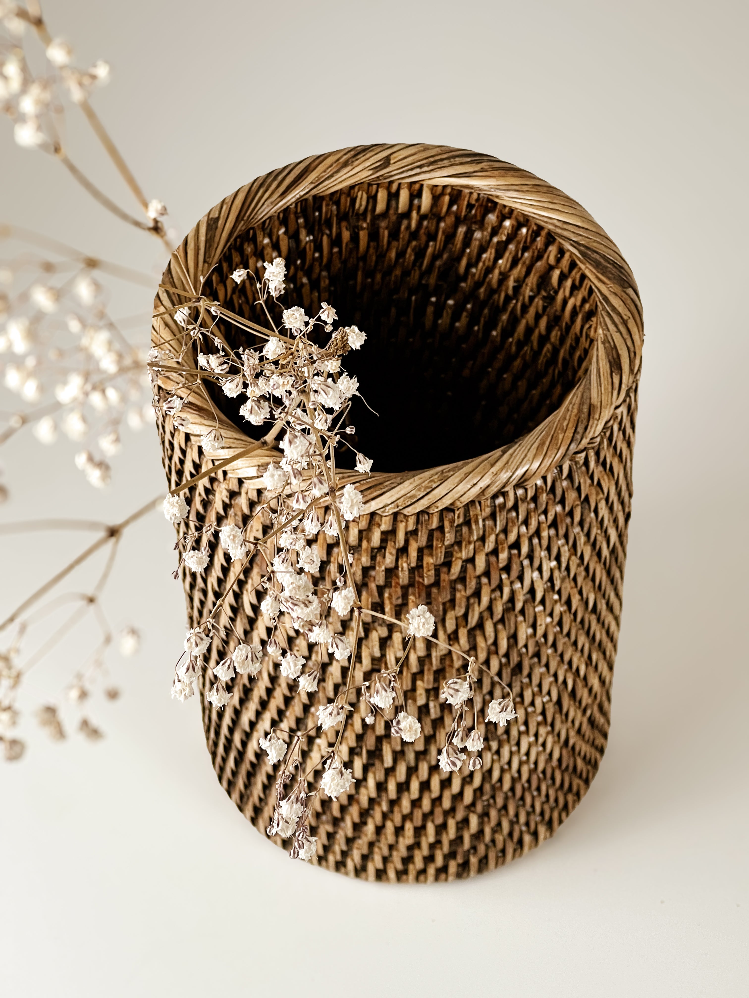 rotan vaas - flessenhouder – pre-loved Noii HOME