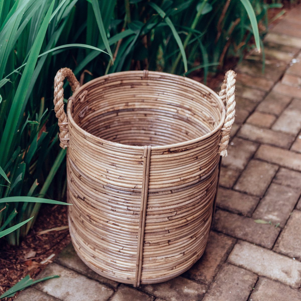Rotan wasmand rond – rotan plantenmand – grote Boho mand – decoratieve mand handgemaakt van rotan (2 maten Ø 35/40 cm) OTERE Soeji