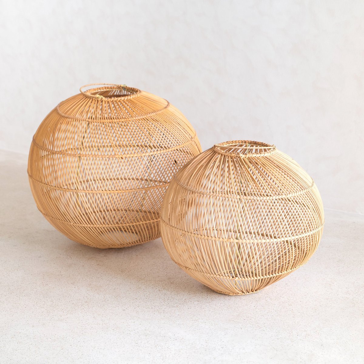Round Rattan Lampshade - Boho hanglamp Modern - Handgemaakte plafondlamp - Sferische natuurlijke hanglamp (Ø 40/50 cm) Kencana Soeji