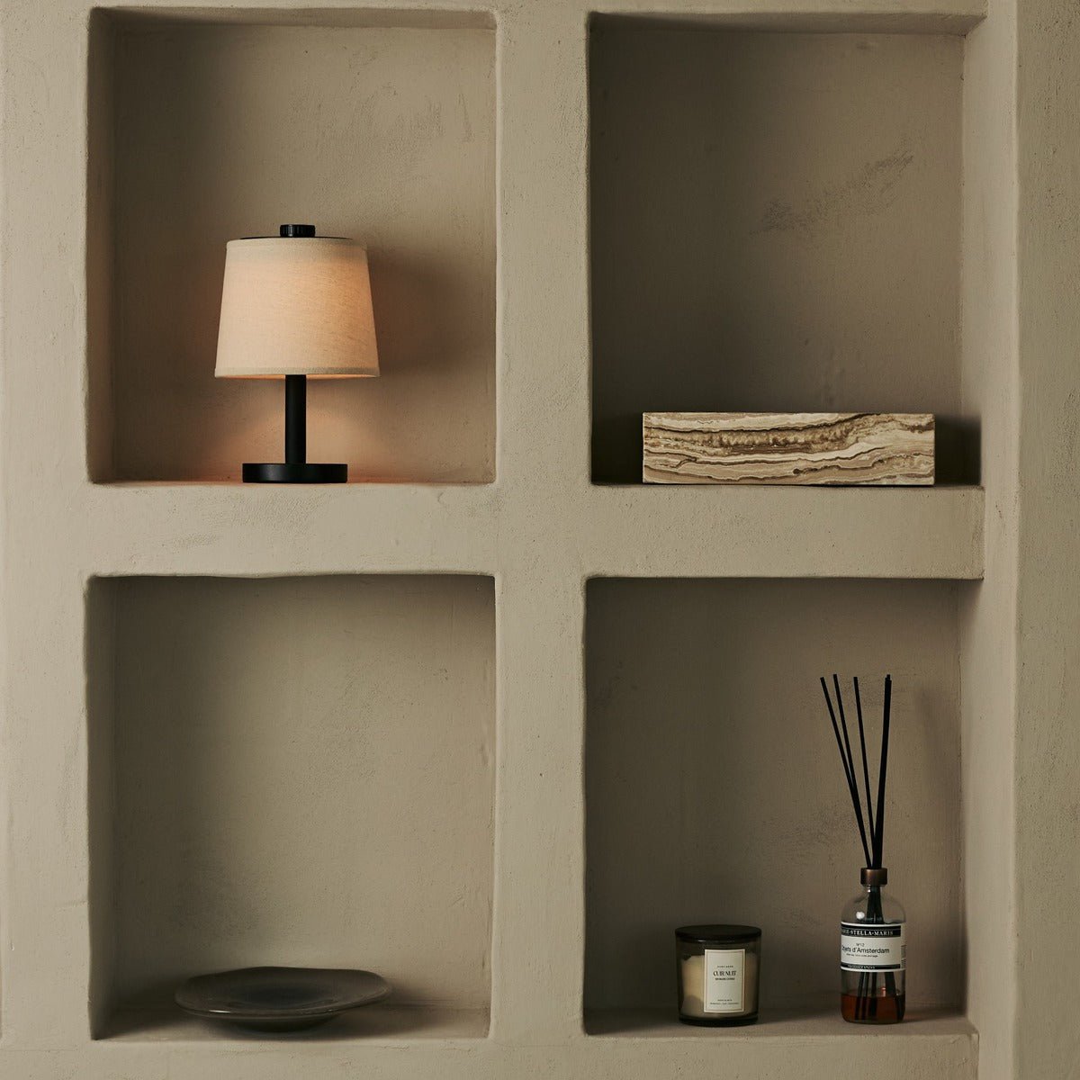 Rover zwarte houten lamp - oplaadbare, draadloze en dimbare schaduw Tavellio - Amsterdam