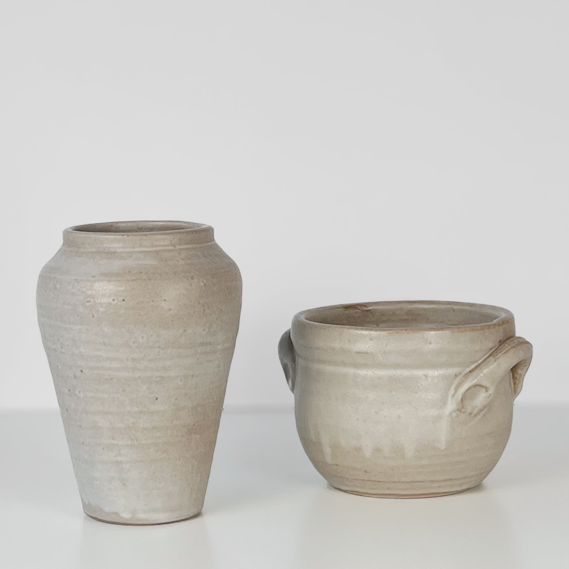 set van 2 keramische vazen – gesigneerd – pre-loved Noii HOME