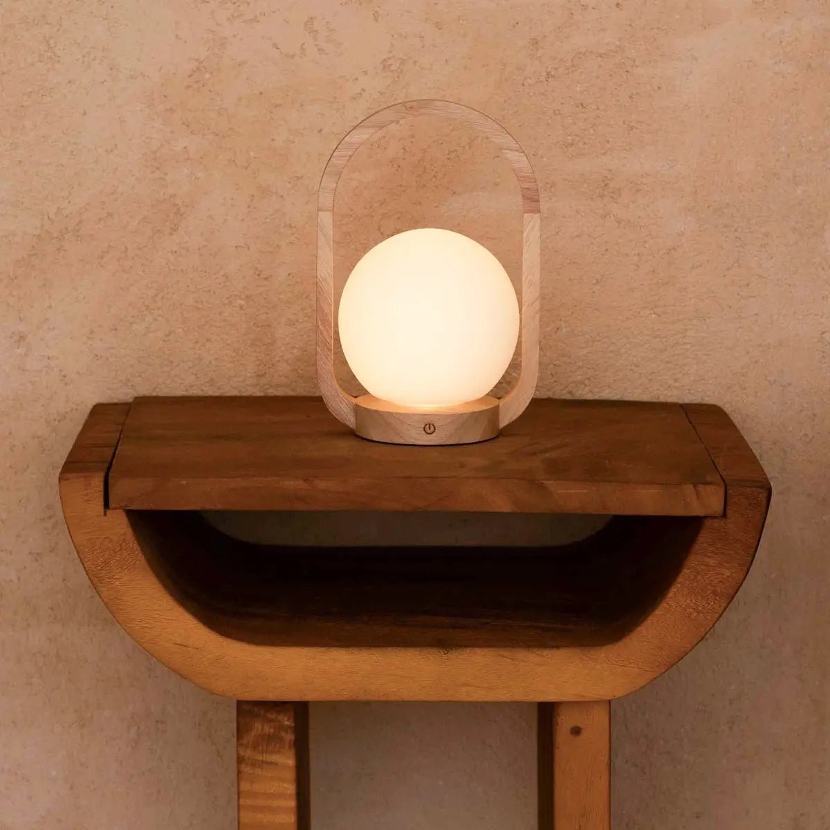Skye Lichtbruine Houten Snoerloze Lamp | Oplaadbaar en dimbaar ontwerp Tavellio - Amsterdam