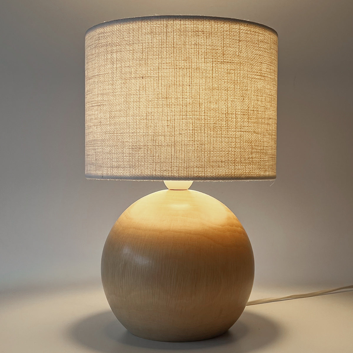 Tafellamp – massief hout & linnenlook Noii HOME