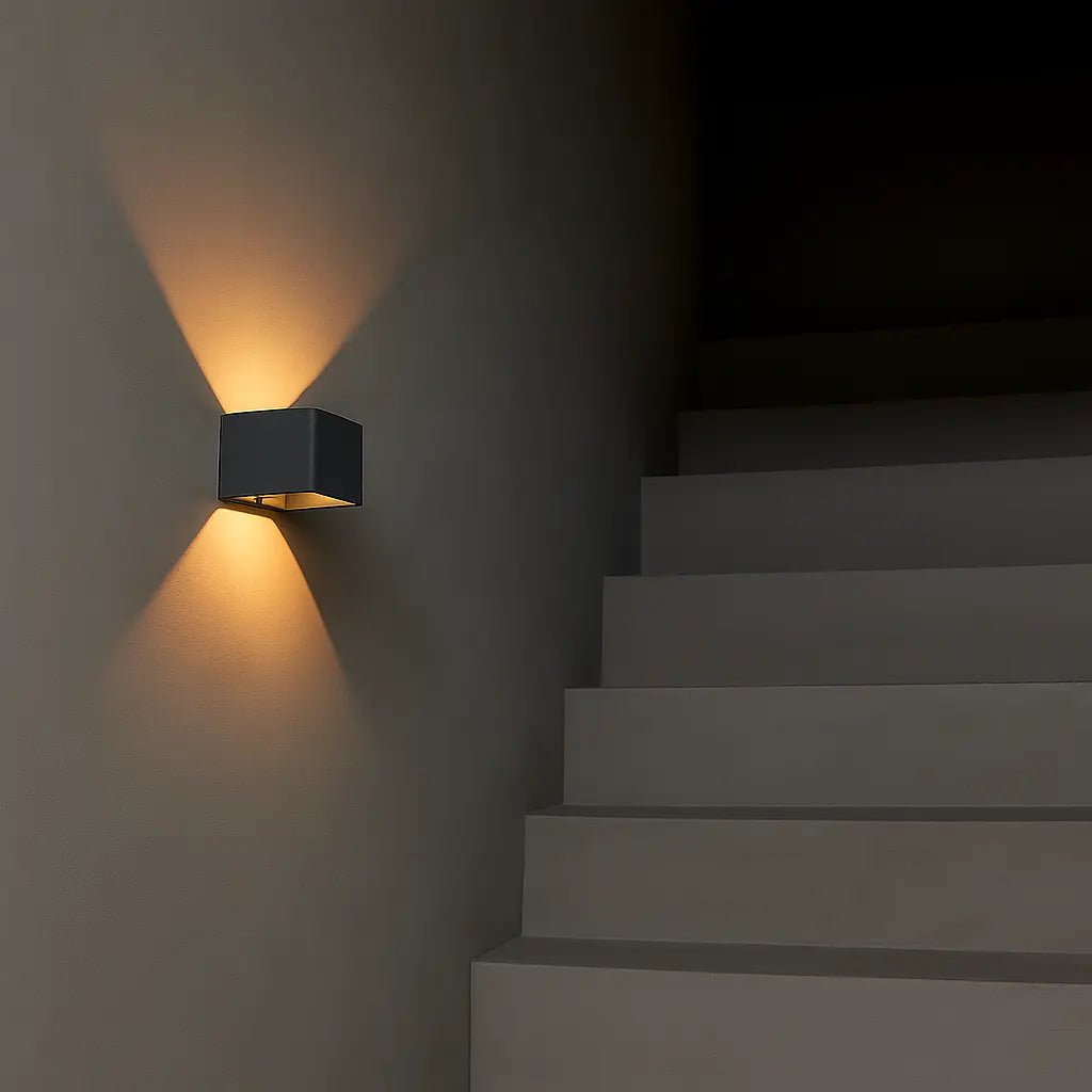 Tess Steengrijs Oplaadbare Wandlamp | Bewegingssensor, 20 lichtmodi Afstandsbediening Tavellio - Amsterdam