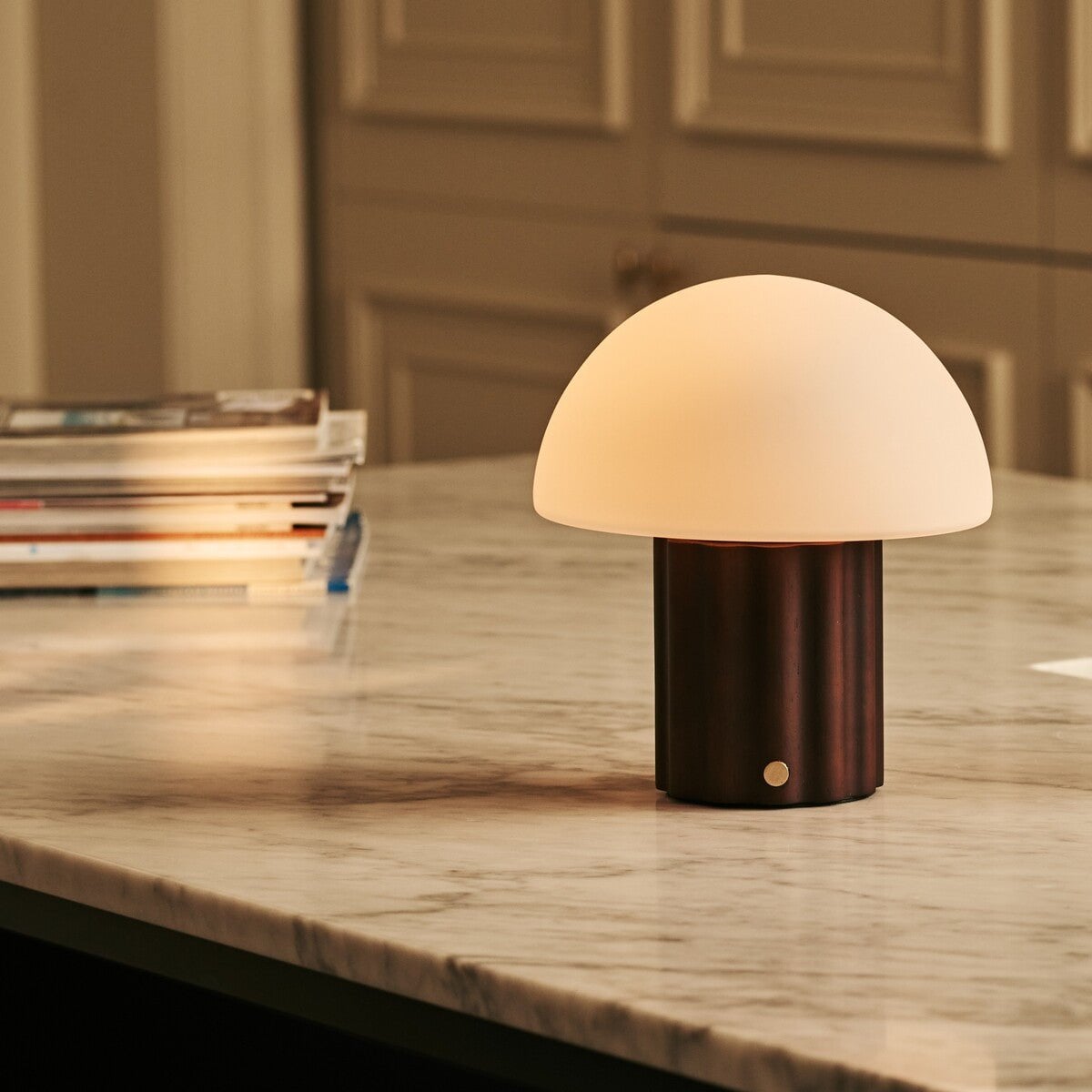 Timo Donkerbruine Oplaadbare Tafellamp | Dimbare, modulaire lampenkap en 3 lichtkleuren Tavellio - Amsterdam