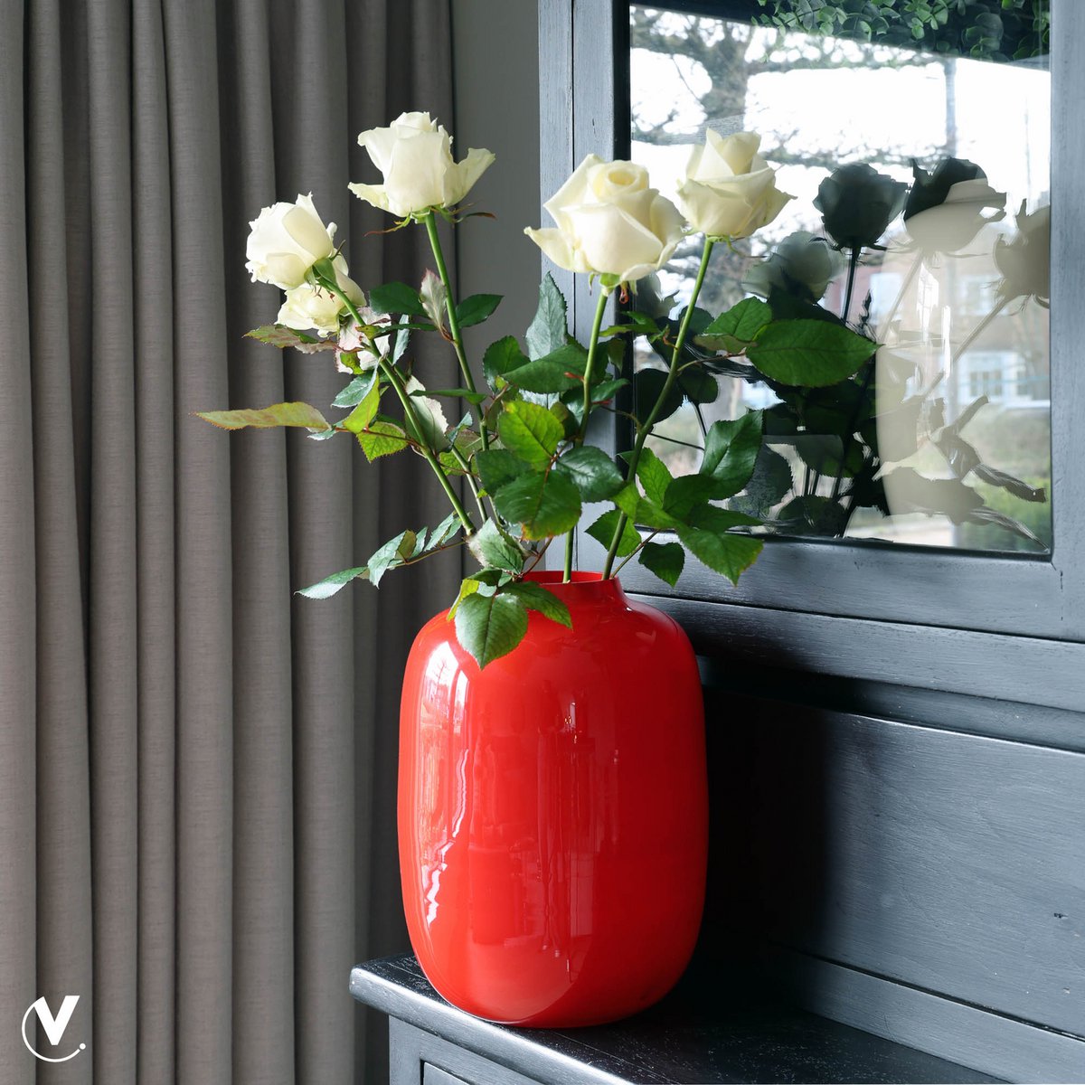 Vaas - Artic bright red Vase The World