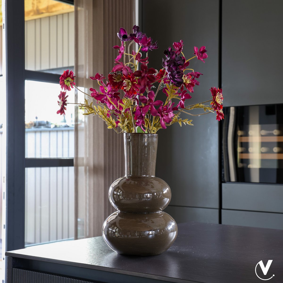 Vaas - Lindi Elite dark brown Vase The World