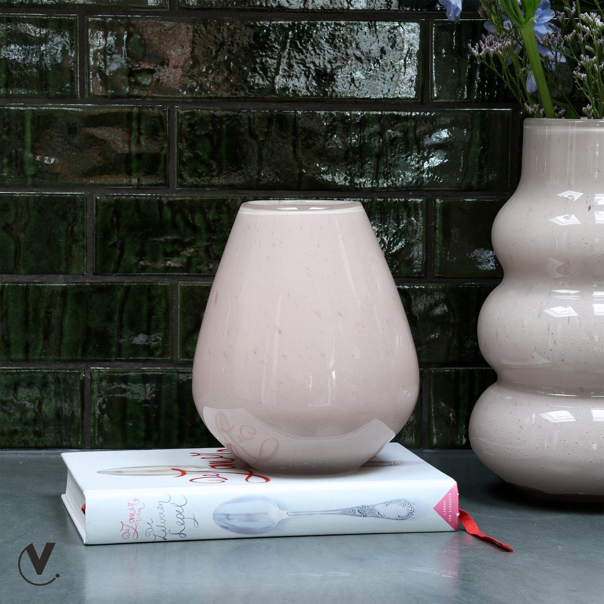 Vaas - Riana ivory Vase The World