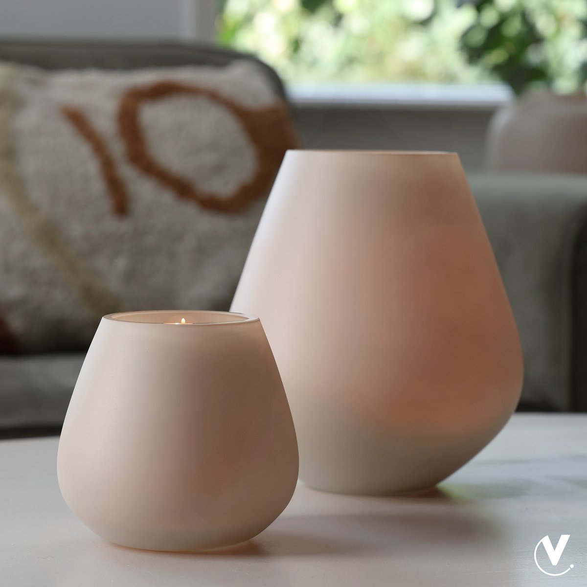 Vaas - Tasman S matte ivory Vase The World