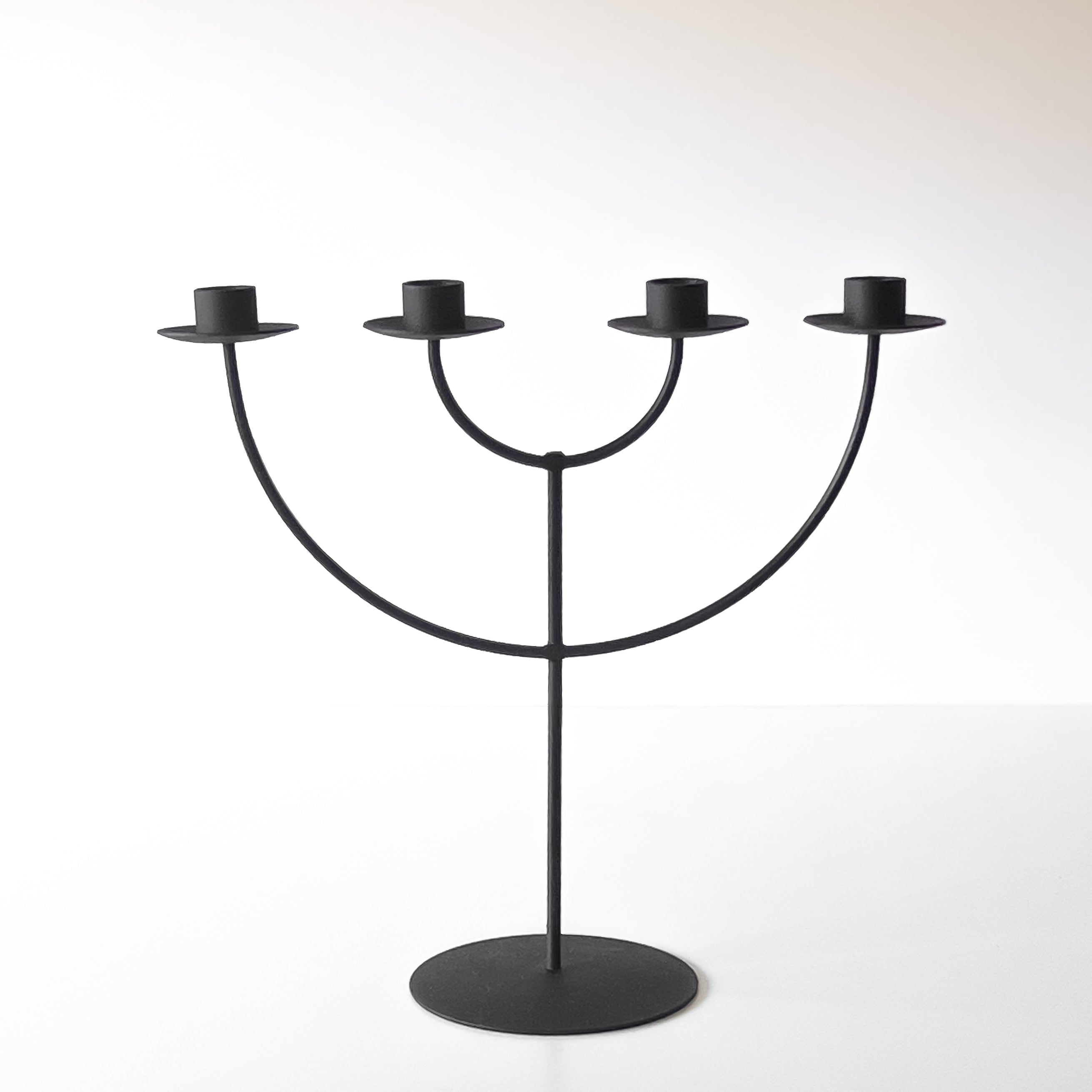 vierarmige metalen kandelaar – zwart – scandinavisch design (jaren ’90) Noii HOME
