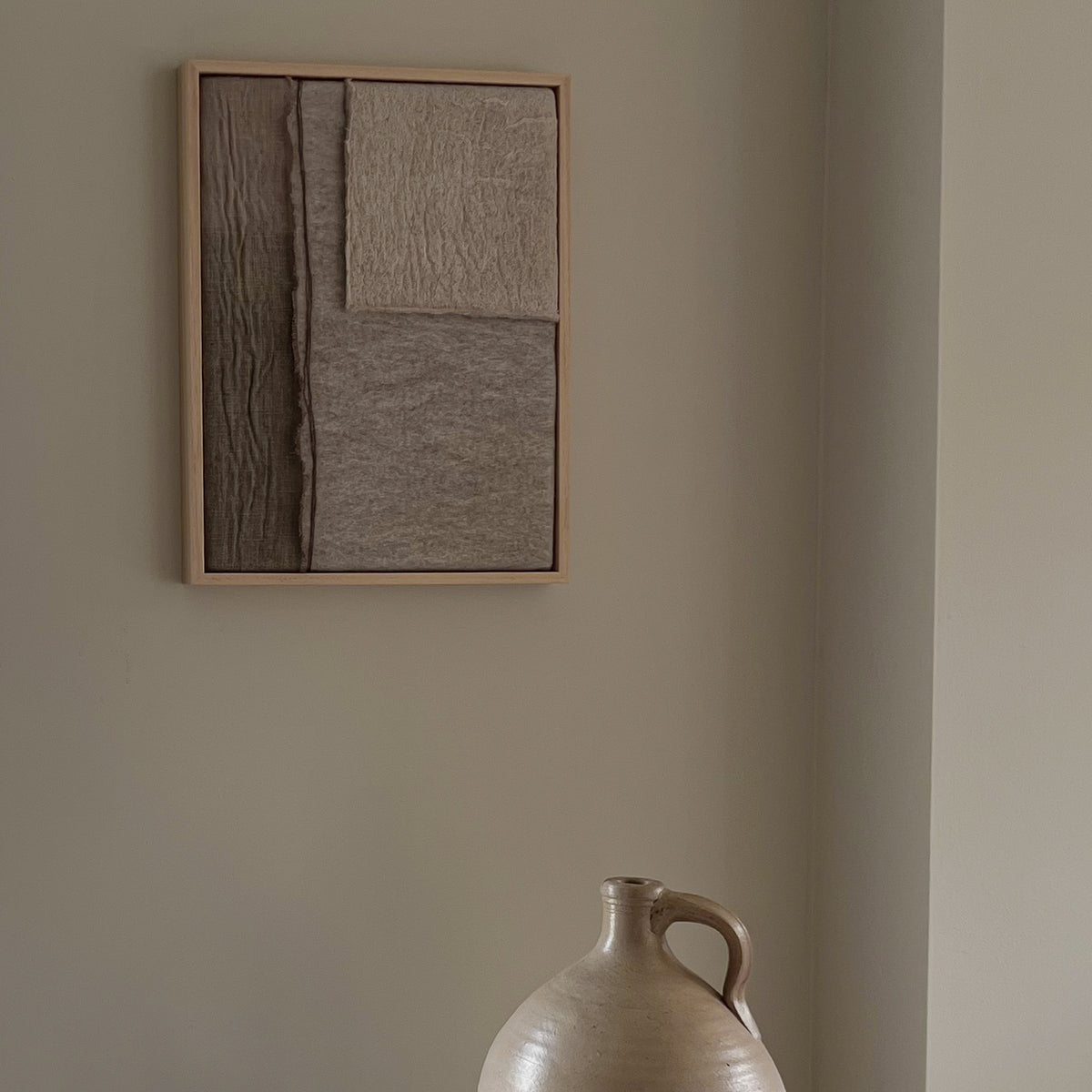 Vilten schilderij Imperfectus XXII – Vilt & Vlow | 33 × 43 cm Noii HOME