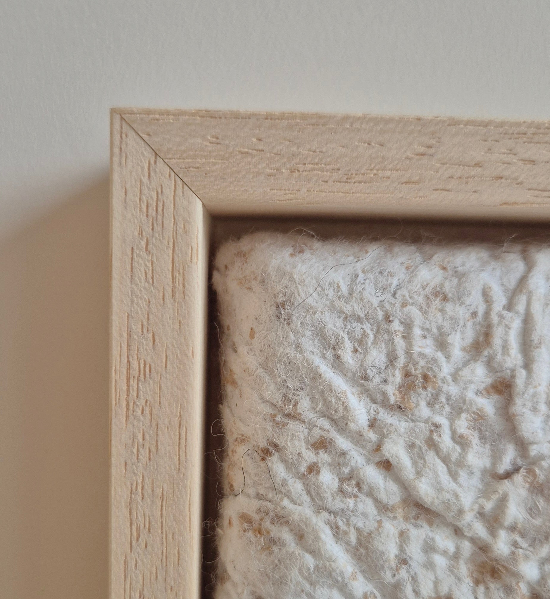 vilten wandkunst imperfectus VIII – vilt & vlow | 50 × 30 cm Noii HOME