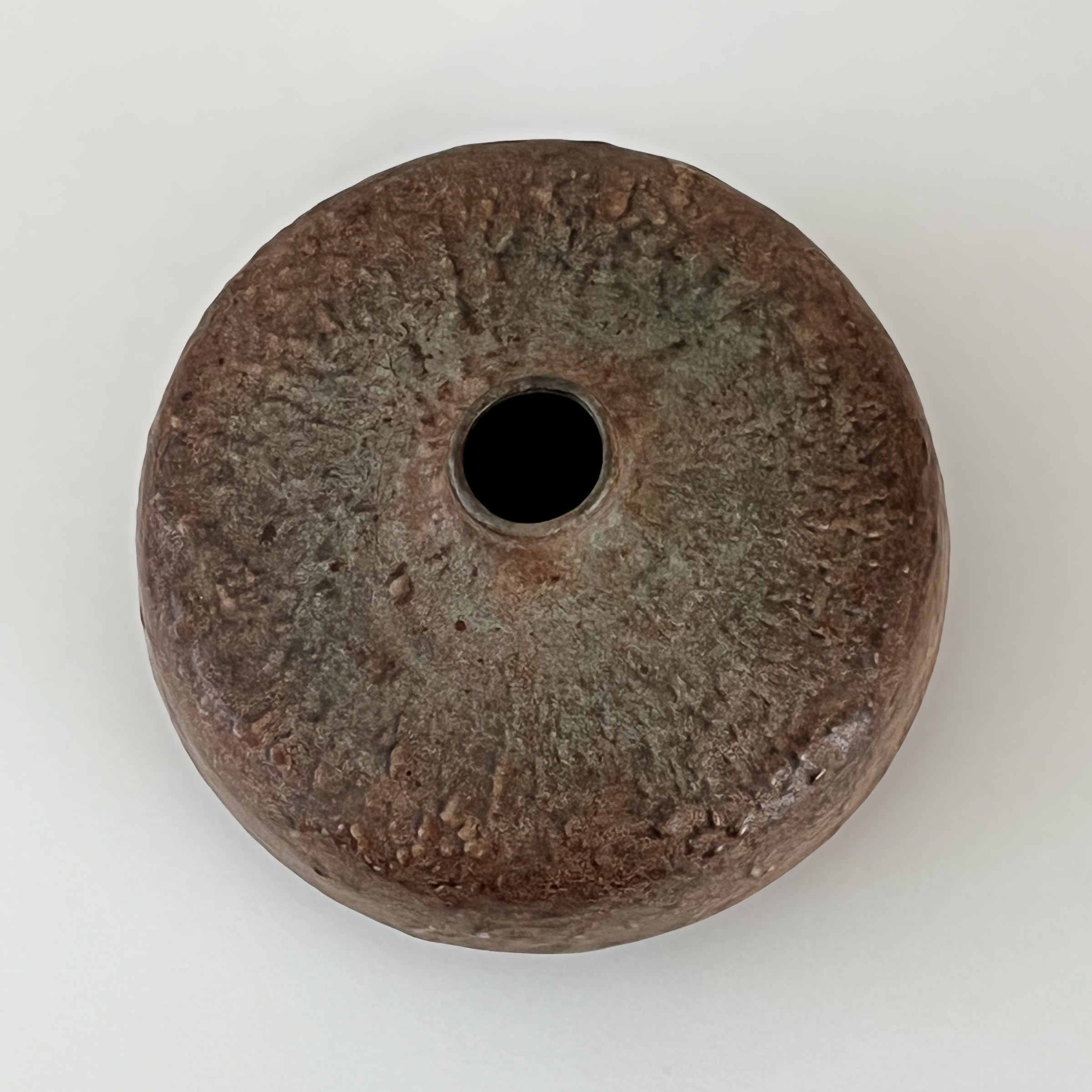 vintage decoratieve keramieken vaas – laag rond model - bruin- groentinten Noii HOME