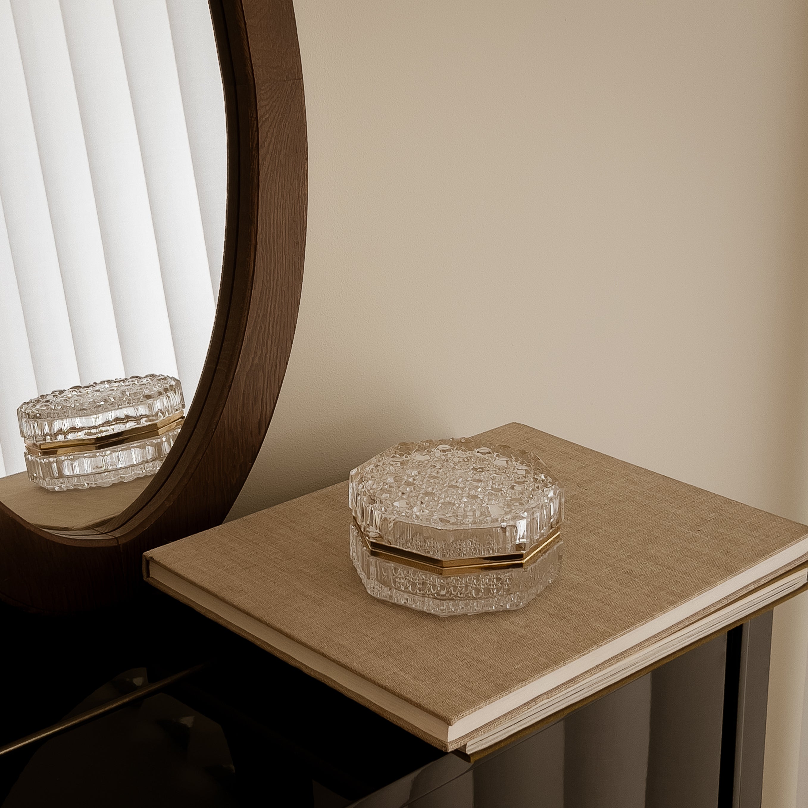 vintage kristallen sieradendoos met messing scharnier – baccarat stijl Noii HOME