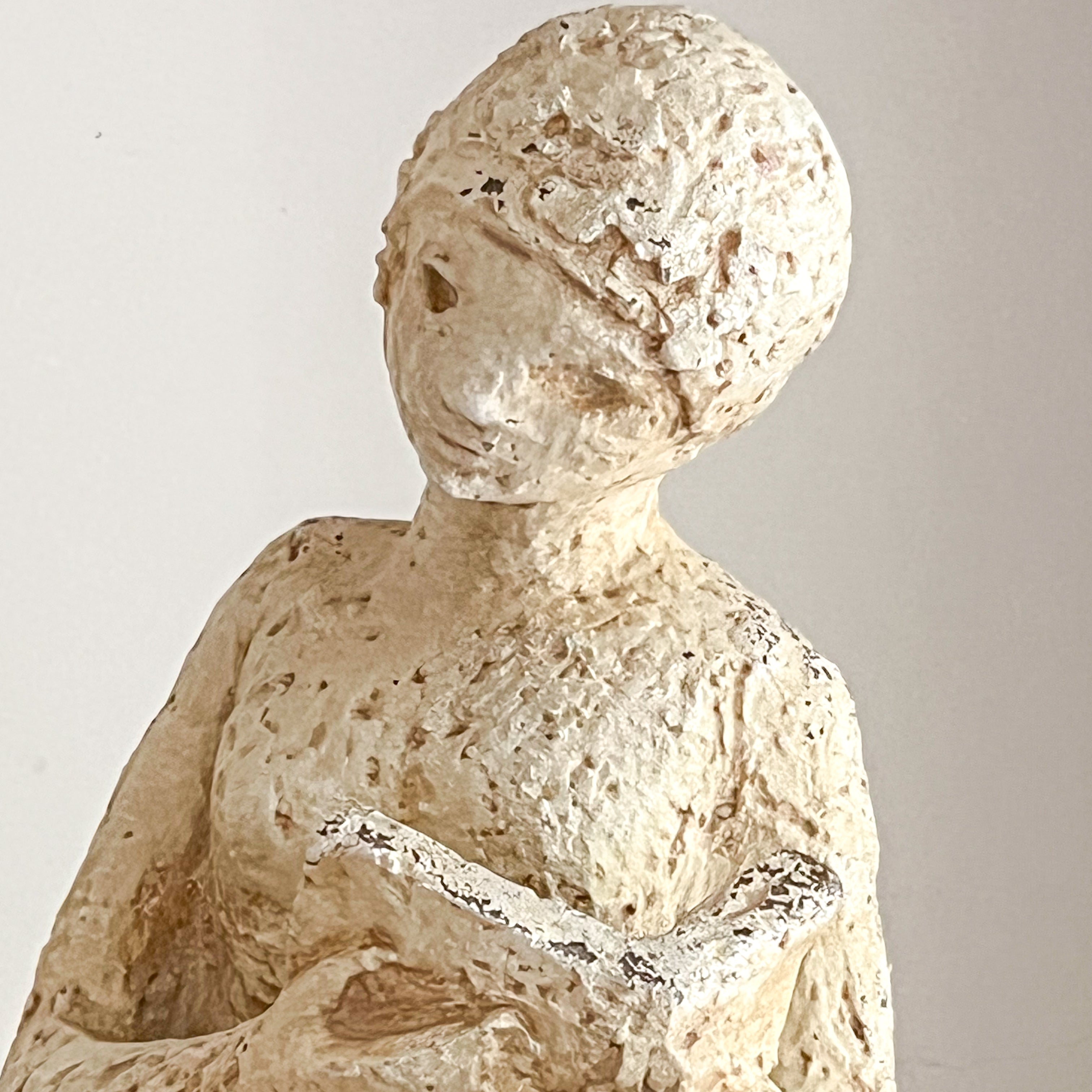 vintage sculptuur vrouw met boek – marendo sculptures nederland - 28 cm Noii HOME