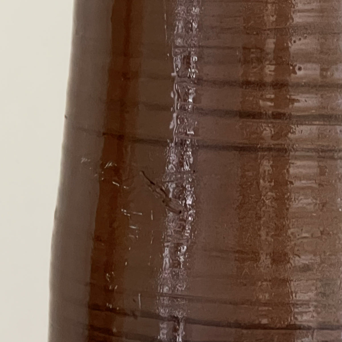 vintage studio pottery vaas – bruin glazuur – handgesigneerd 1979 Noii HOME