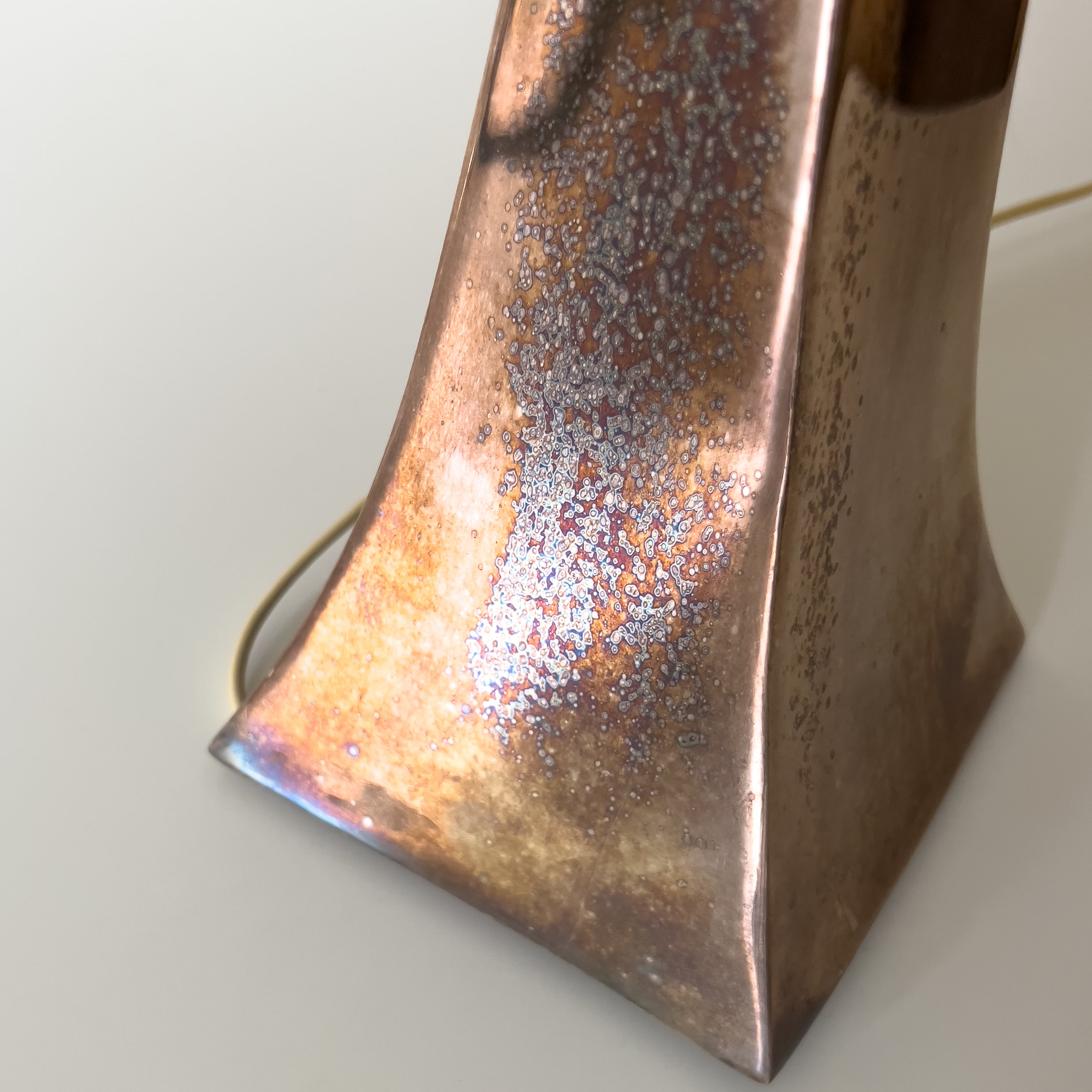 vintage tafellamp koper patina – mid-century modern Noii HOME