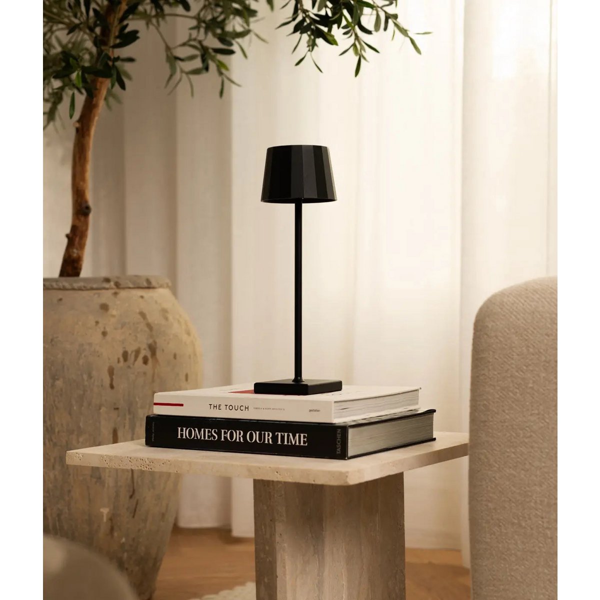 William Black oplaadbare ijzeren tafellamp – 120 uur batterij, dimbaar, opladen via USB-C Tavellio - Amsterdam