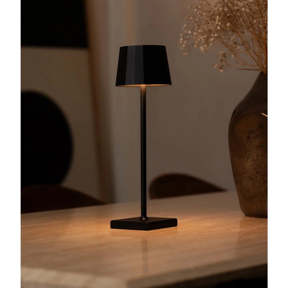 William Black oplaadbare ijzeren tafellamp – 120 uur batterij, dimbaar, opladen via USB-C Tavellio - Amsterdam