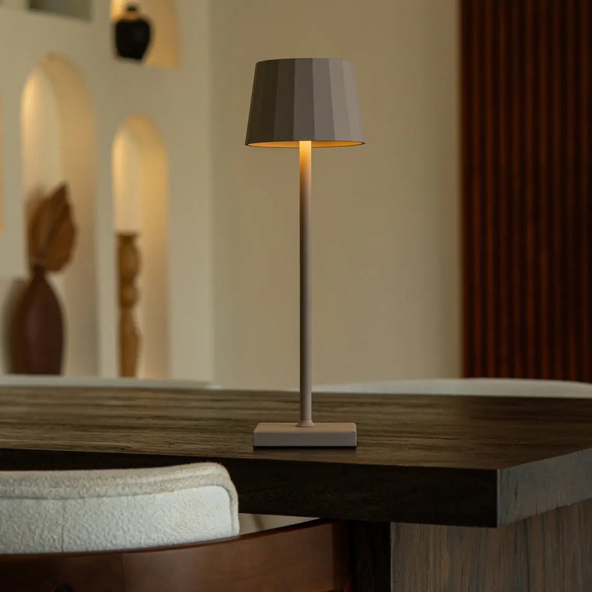 William Koala Brown oplaadbare ijzeren tafellamp – dimbaar, opladen via USB-C, batterijduur van 120 uur Tavellio - Amsterdam