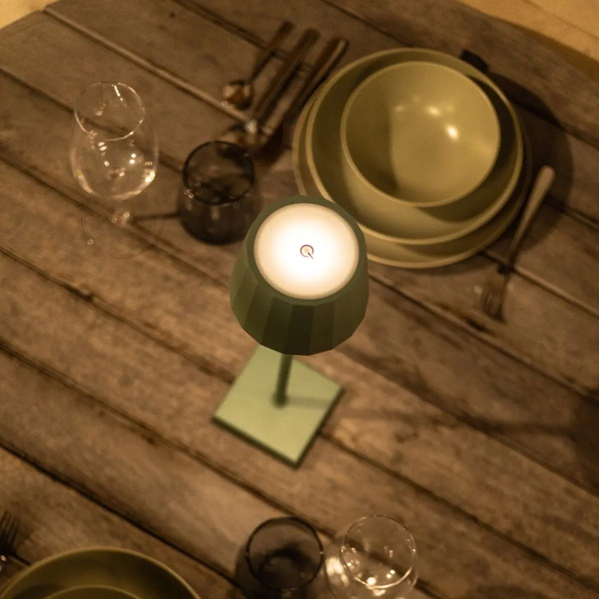 William Sage groene oplaadbare tafellamp – USB-C, dimbaar, batterij met een levensduur van 120 uur Tavellio - Amsterdam