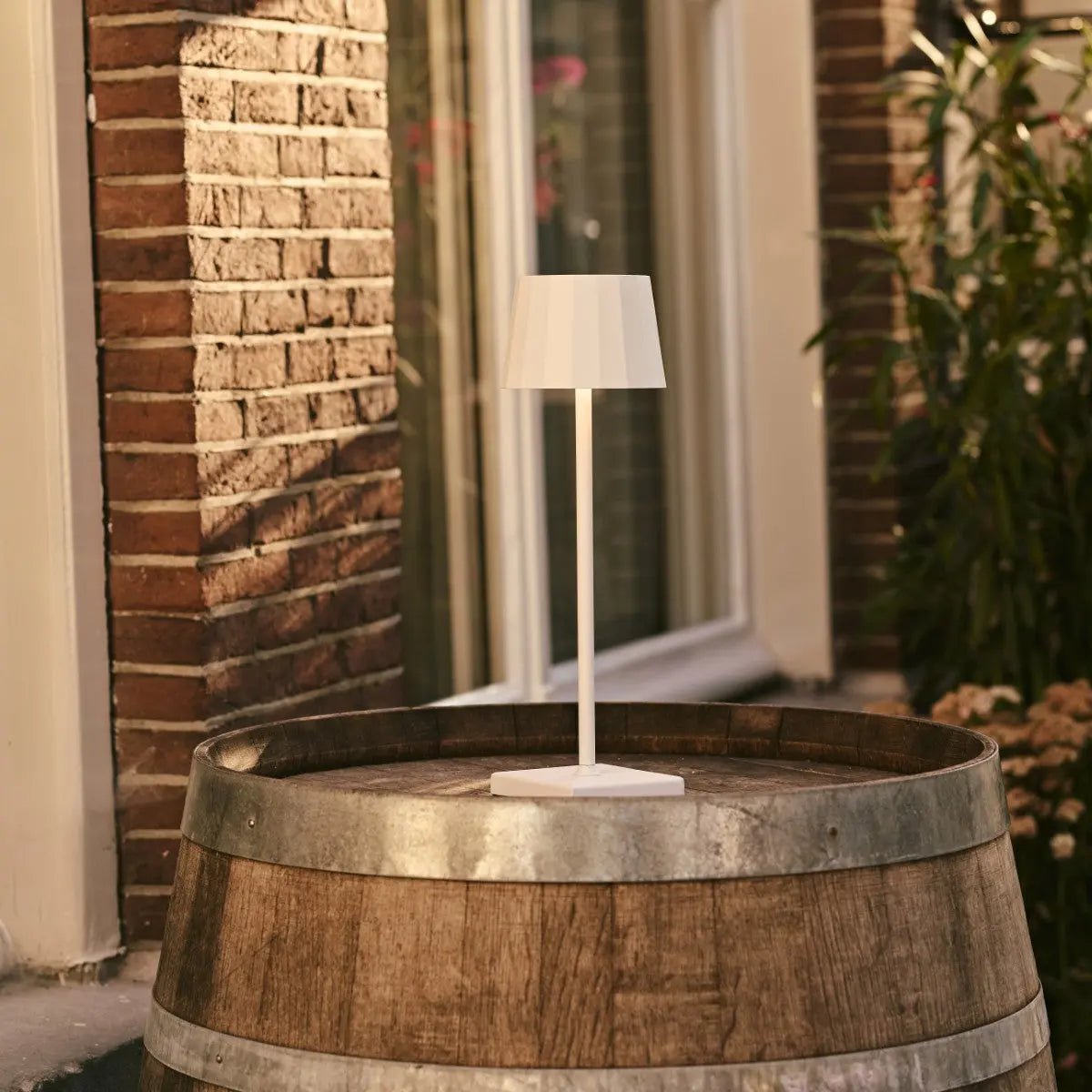 William White oplaadbare tafellamp – draadloos, dimbaar, batterijduur van 120 uur Tavellio - Amsterdam