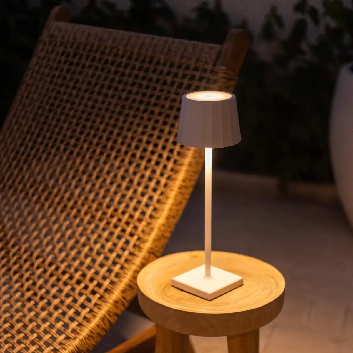 William White oplaadbare tafellamp – draadloos, dimbaar, batterijduur van 120 uur Tavellio - Amsterdam