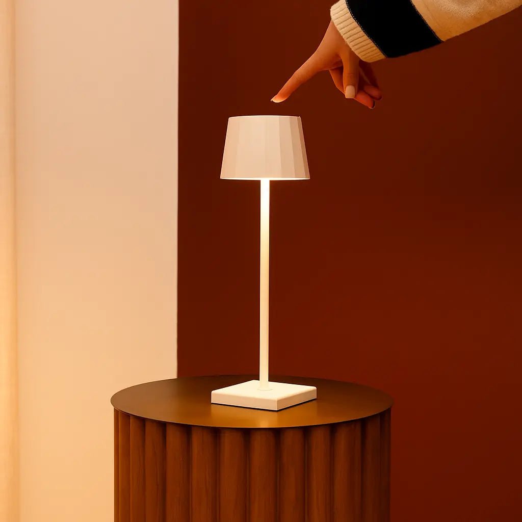 William White oplaadbare tafellamp – draadloos, dimbaar, batterijduur van 120 uur Tavellio - Amsterdam