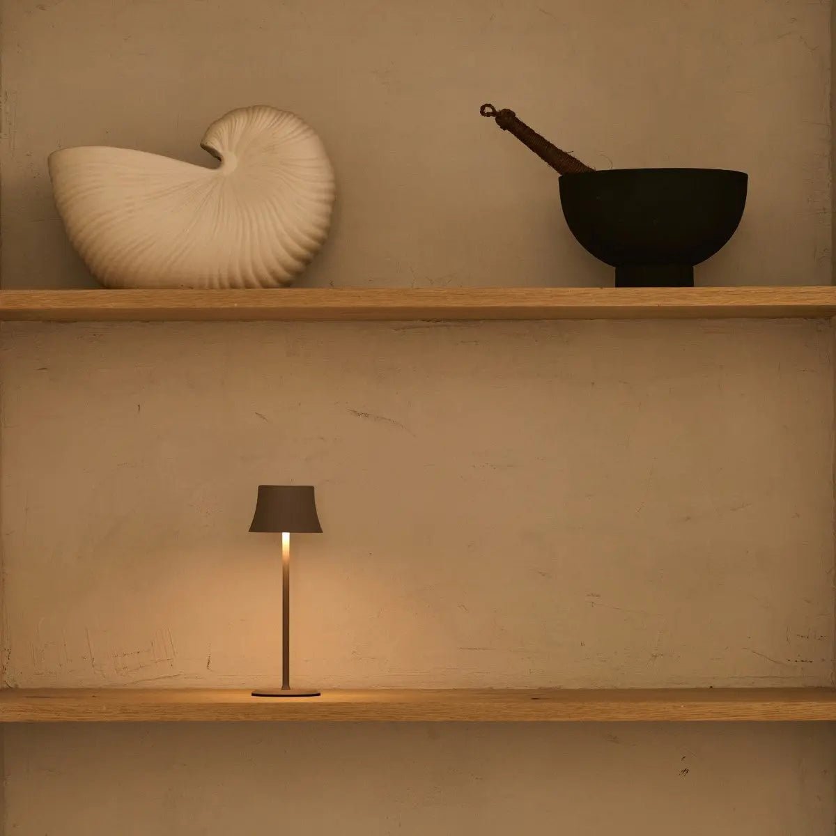 Willy Mini Koala Bruin Oplaadbare Tafellamp – Snoerloos, Dimbaar, 60 uur Batterij Tavellio - Amsterdam