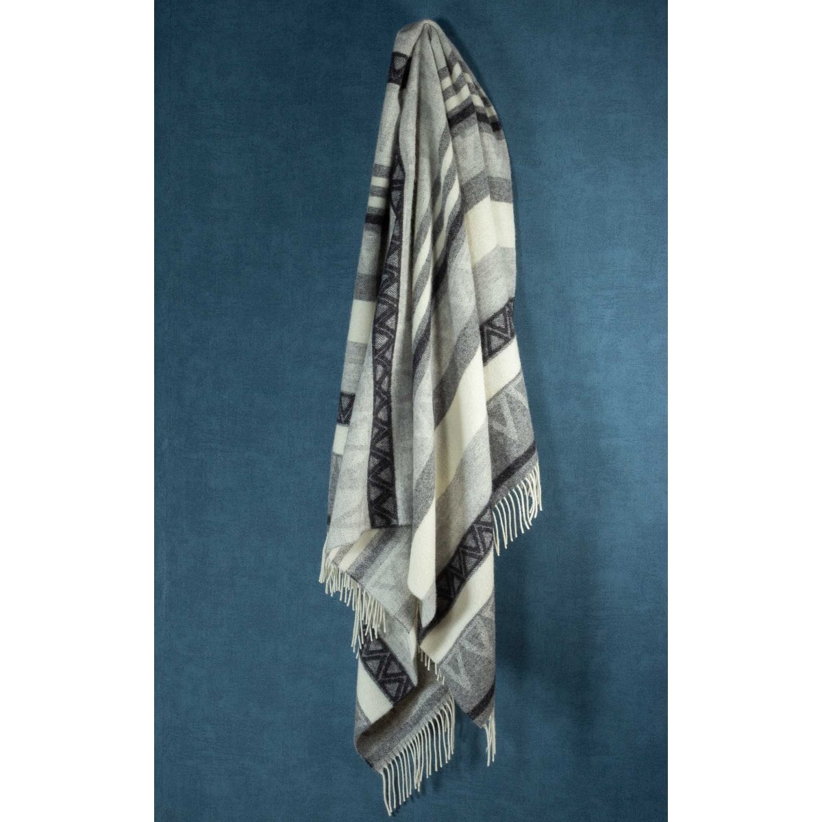 Wollen deken TRIANGEL grijs MoST Blankets